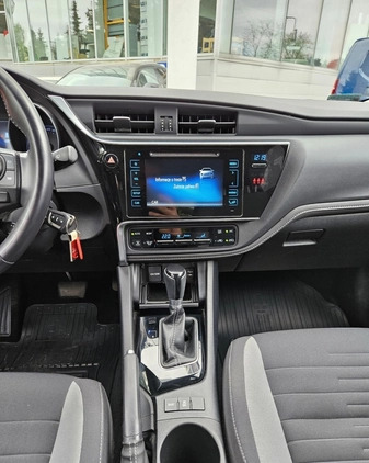 Toyota Auris cena 63500 przebieg: 76000, rok produkcji 2015 z Bodzentyn małe 232